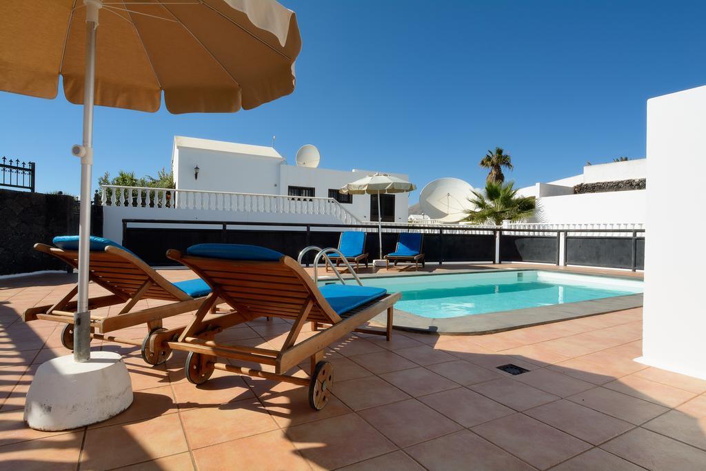 Grand Villa Famara Puerto Del Carmen Puerto del Carmen  Exterior photo